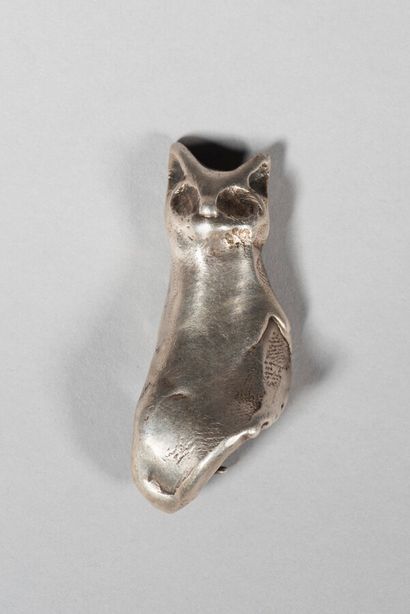 null LHOSTE

Chat

Sculpture en argent, montée en broche, signée du poinçon de maître,...