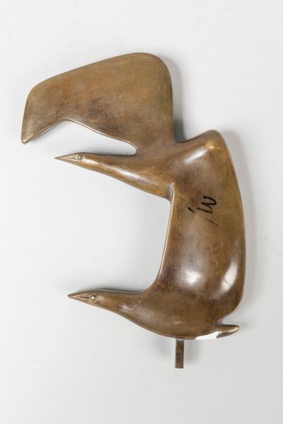 null LHOSTE

L'oiseau deux têtes

Bronze à patine brun-clair

Haut : 21cm

Usures...