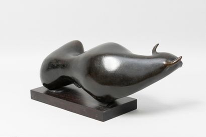 null LHOSTE

Taureau

Bronze à patine noire, signée et datée 1964 n°EA 1/8,, Godart...
