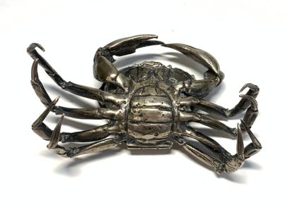 null GIANMARIA BUCCELLATI

Crabe en argent (925) formant porte bague

Travail italien

Signé,...