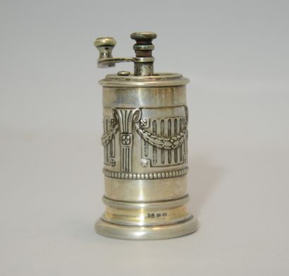 Pepper mill in silver plated metal in the...
