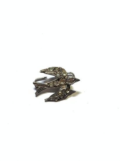null Silver (925) and white stones brooch in the shape of a bird

Gross weight :...
