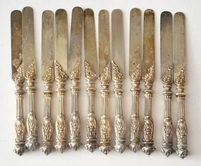 null 12 silver knives (800), handle stuffed with neoclassical decoration, silver...