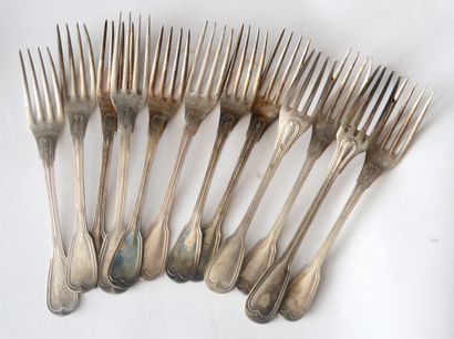 null LOT OF silver cutlery (800), double filet model including :

9 spoons, old man...