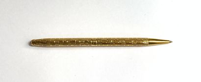 WATERMAN 
Feathered pen in gilded metal 
Length:...