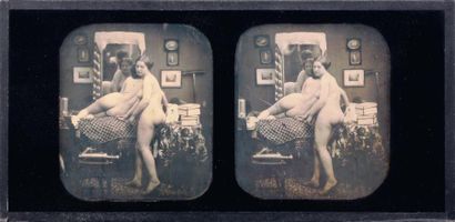 null DAGUERREOTYPE stéréo érotique rehaussé en couleur représentant deux femmes nues...