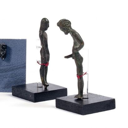 null LOT comprenant deux statuettes masculines nus, le sexe en érection Bronze Epoque...