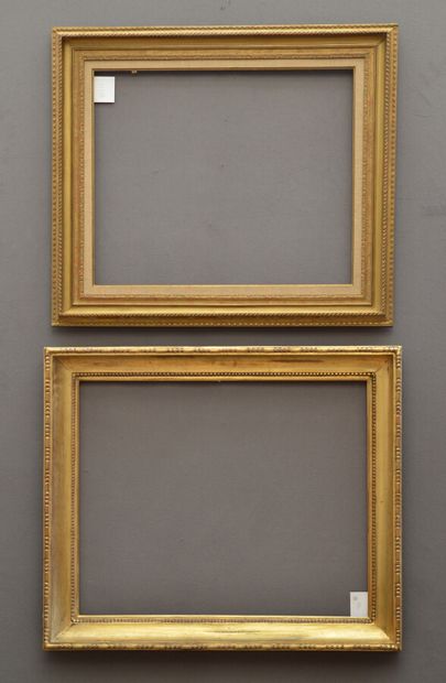 null Two gilded wood and stucco frames in the 18th century style

20th century

64...