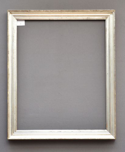 null CADRE en bois mouluré et argenté

Fin du XIXème siècle

82 x 67 x 6,5 cm