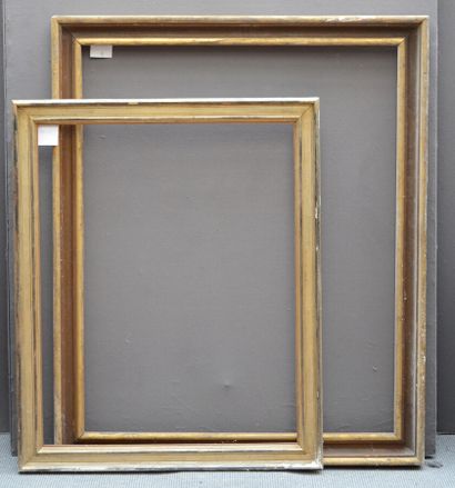 null Deux grands CADRES

XXème siècle

112 x 90 x 8,5 cm - 92,5 x 72,5 x 7 cm