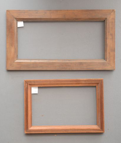 null Two moulded and patinated walnut FRAMES

Beginning of the 20th century

54,5...
