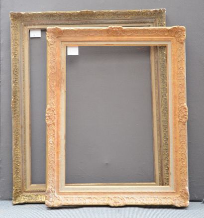 null TWO wood and gilded stucco frames 

Louis XIV style, 20th century

91 x 71,5...