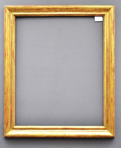 null Molded and gilded wood frame 

Provence, XVII-XVIIIth century

85,5 x 68 x 9...