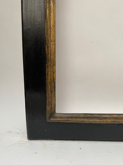null Blackened and gilded wood frame with a reversed profile 

Spain, 17th century...