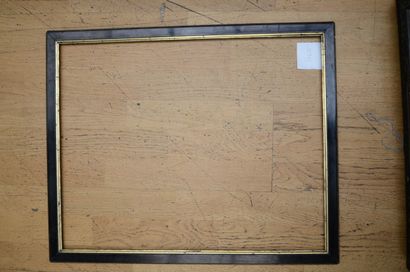 null Suite of THREE FRAMES : 

- OAK FRAME with reversed profile with a reproduction...