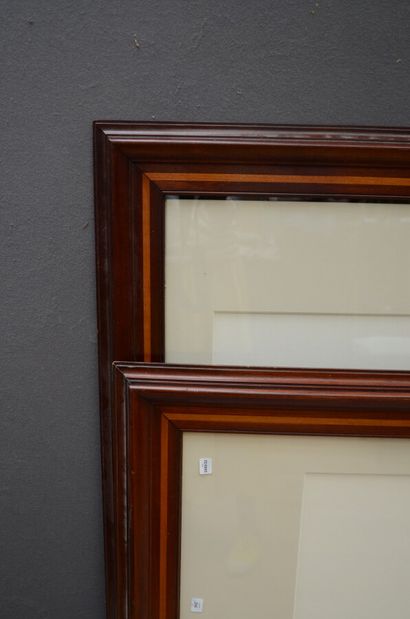null TWO FRAMES in stained wood with light wood fillets and plexi glass

88,5 x 57,5...