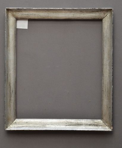 null CADRE en bois mouluré et argenté.

Vers 1950

56,5 x 48 x 6,5 cm