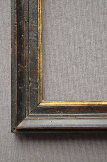 null Small blackened wood frame with gilded rebate

Italy, Tuscany, 16th - 17th century

23,5...