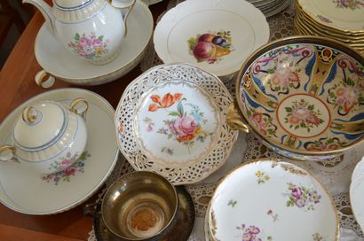 null A set of porcelain, including: a set of cheese plates, a part of table service...