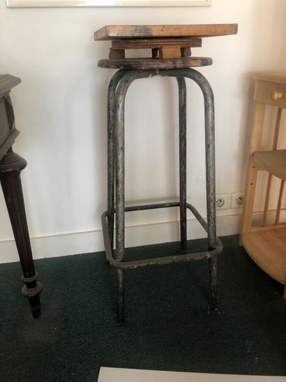 null Two metal stools, one of which can be transformed into a saddle