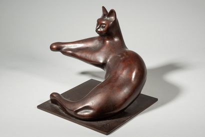 null LHOSTE

Chat couché

Bronze à patine brun-rouge, n°2/6, E.Godard fondeur

Haut...