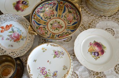 null A set of porcelain, including: a set of cheese plates, a part of table service...