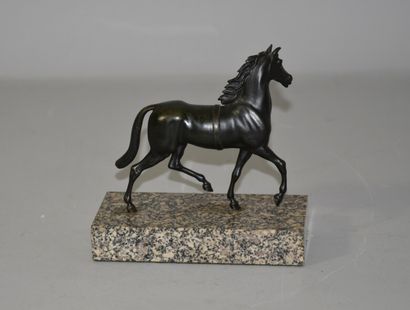 null School of the XIXth century 

Walking horse 

Bronze with brown patina 

Size...