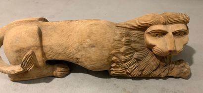 null MONFILS Renold 

The king of the animals 

Wooden sculpture signed

22 x 72...