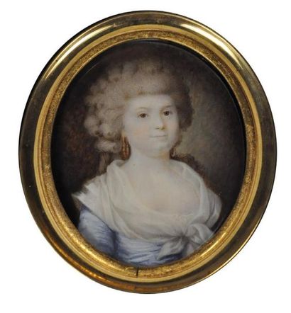ÉCOLE FRANÇAISE vers 1785 Portrait de dame en robe bleue et foulard blanc. Miniature...