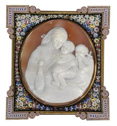 Fin du XIXème siècle CAMÉE coquille représentant le Vierge, l'enfant Jésus et Saint...