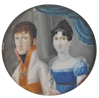 ÉCOLE ITALIENNE Portrait d'un couple princier. Lui porte un uniforme blanc et la...