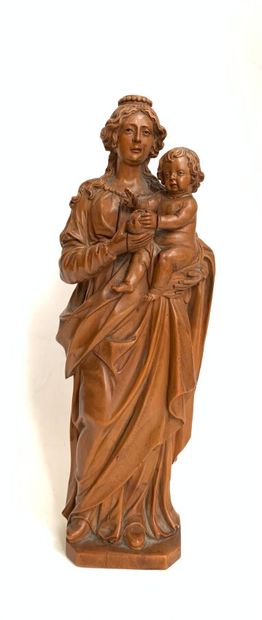 null VIERGE A L'ENFANT en buis sculpté, les yeux en verre.

Flandres, XVIIe siècle....