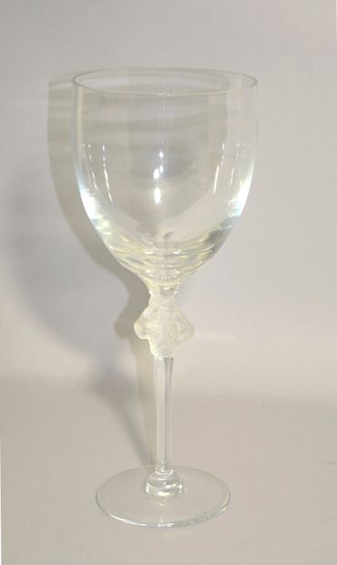  LALIQUE France, 
Grand verre, modèle Roxane, en cristal, signé 
Haut. : 29 cm