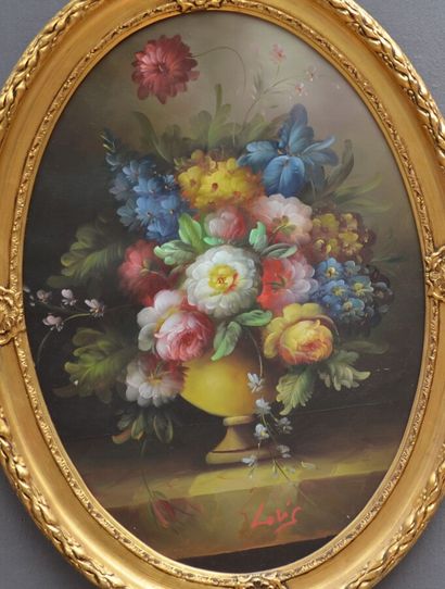 LORIS

Bouquet de fleurs sur un entablement

Huile...