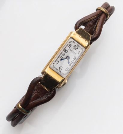 null JAEGER LECOULTRE, montre bracelet de dame en or jaune (750/1000), modèle duoplan.

Boîtier...
