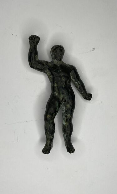 null STATUETTE en bronze patiné dans le goût néo-antique figurant probablement Poséidon.

Ht....