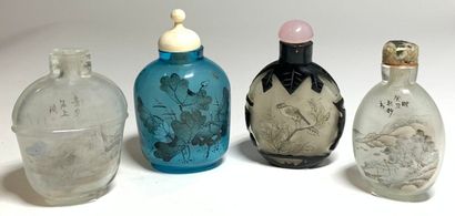 null CHINE - XXe siècle

Quatre flacons tabatières en verre peint à l'intérieur de...