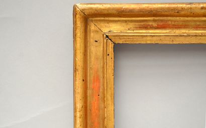 null CADRE dit "à Cassetta" en bois mouluré et doré. 

Italie, XVIIIème siècle. 

21...
