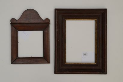 null Deux CADRES en bois mouluré et patiné

Fin du XIXème siècle

20,5 x 14 x 6 cm...