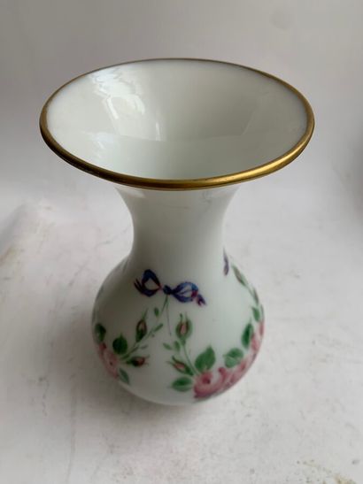 null White opaline cone-shaped vase with polychrome enamelled decoration of flowers...