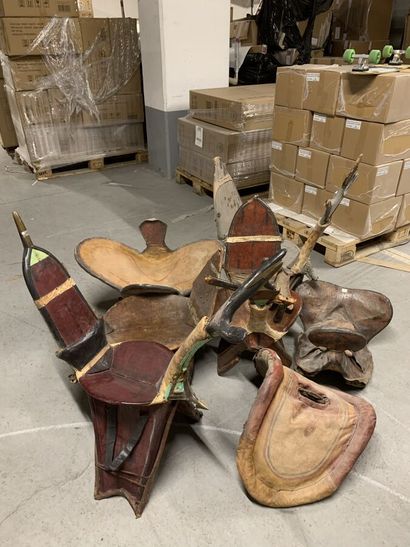 null TOUAREG/ALGERIA 

Important set of saddles and a travel bag. 



LOT TO BE PICKED...