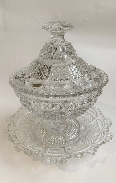 BACCARAT (attributed to) 
Jam cup in cut...