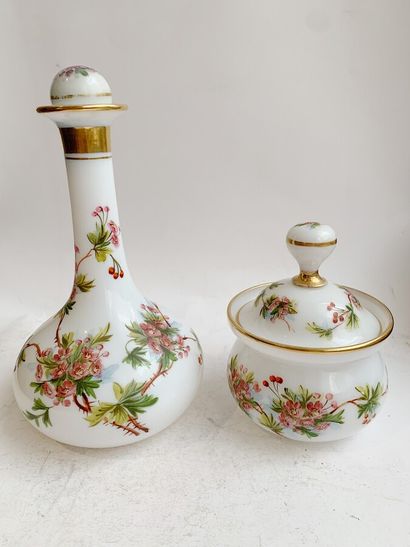 Lot including a carafe and a sugar bowl in...