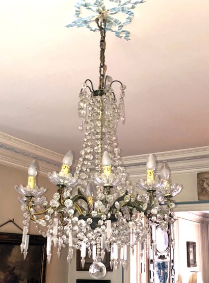 null Chandelier with ten arms of lights. 

19th century.

Height: 85 cm approximately....
