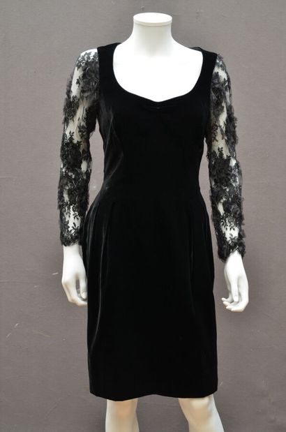 null Christian LACROIX - Black velvet cocktail dress with rounded neckline, 3/4 sleeves...