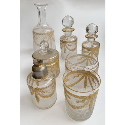 null Set of night in crystal including a carafe, a goblet, two covered jars and three...