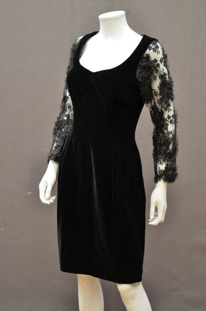 null Christian LACROIX - Black velvet cocktail dress with rounded neckline, 3/4 sleeves...