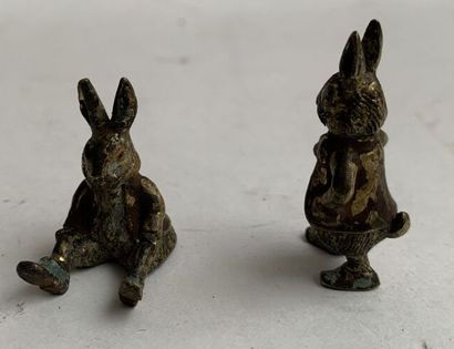 null Deux lapins en bronze de Vienne. 

Hauteur : 3 et 3,6 cm