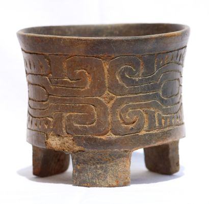 null Engraved tripod vase

Its classical form is characteristic of Teotihuacan art....