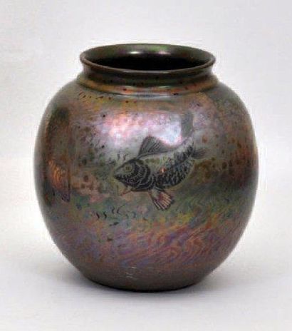 Clement MASSIER (c.1845-1917) Vase en faience a panse globulaire, a decor emaille...